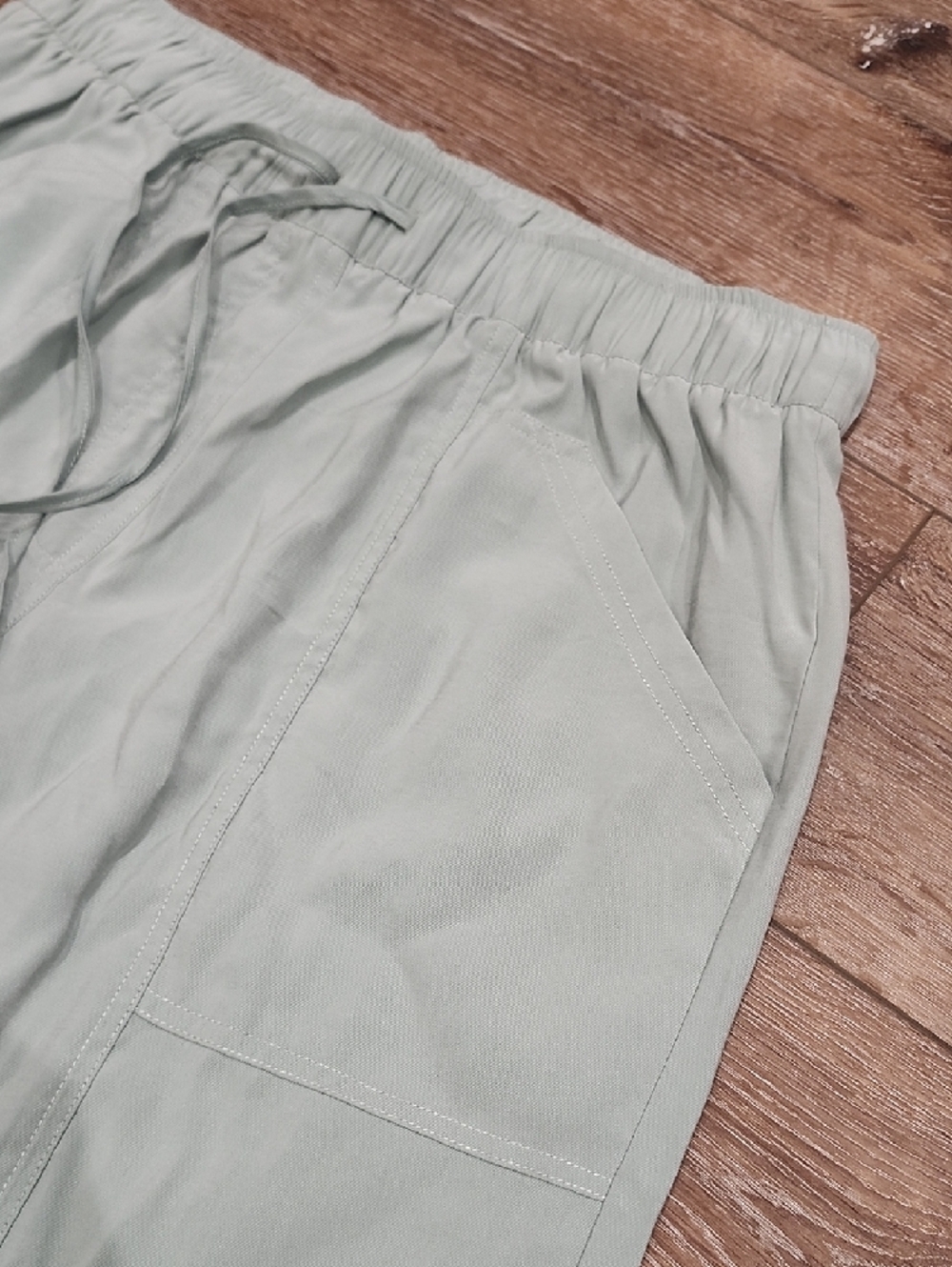 NWT Abercrombie & Fitch Sage Green Athleisure Light Beach Drawstring Joggers Med - Picture 5 of 9